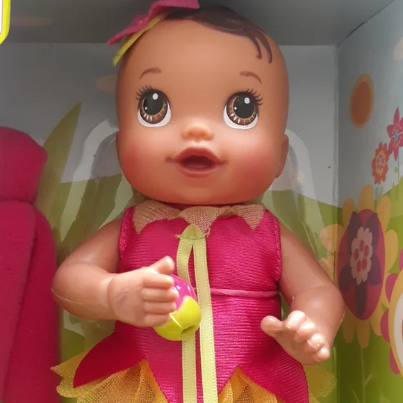 Baby Alive Kicks and Cuddles Newborn Doll - 6" Doll Bottle Does Not Retract - Picture 16 of 17